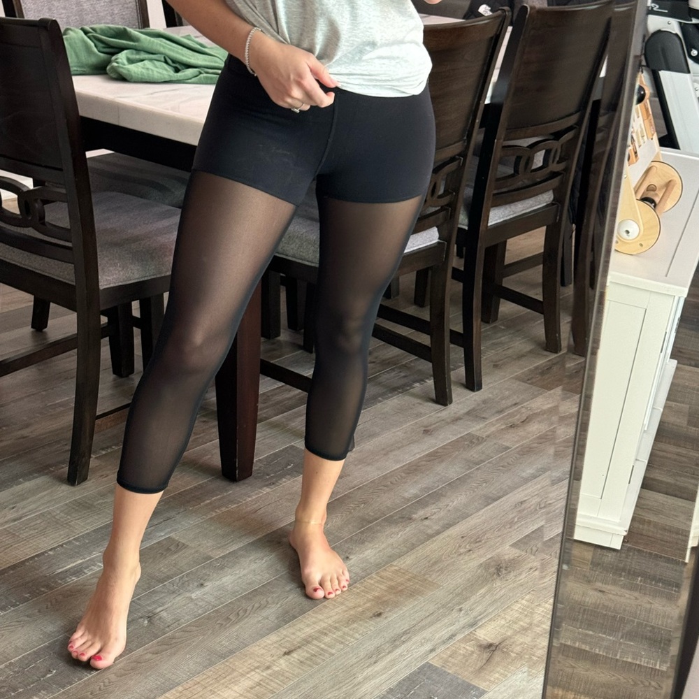 Alo Yoga Sheer Capri Leggings